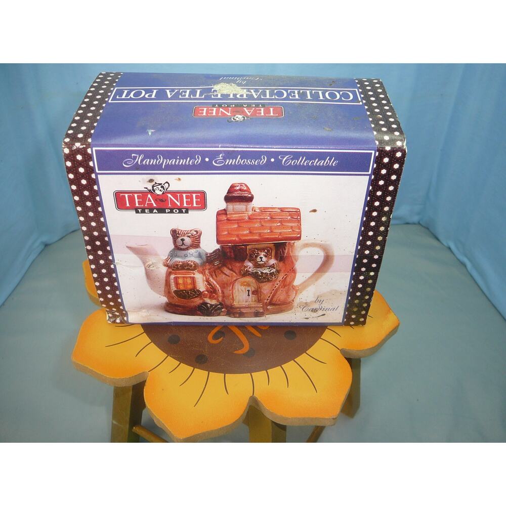 Tea Nee Handpainted Embossed Mini Tea Pot by Cardinal NIB